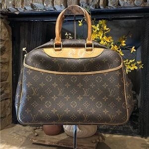 Louis Vuitton Deauville Handbag Tote GUC